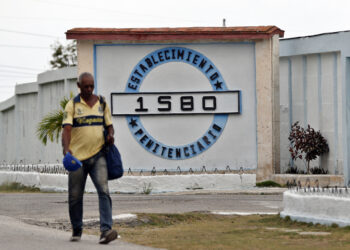 El gobierno cubano inició en abril la liberación de prisioneros tras anunciar el indulto de 2010 reclusos. Esta es la segunda excarcelación en menos de un mes y ocurre en medio de una creciente presión por parte de Estados Unidos. Foto: EFE/ Ernesto Mastrascusa.