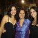 Nancy González junto a sus dos hijas. Foto: Cortesía de la actriz.
