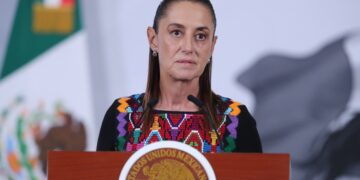 Claudia Sheinbaum habla durante una rueda de prensa este miércoles. Foto:  Mario Guzmán/EFE.