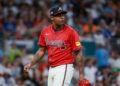 Raisel Iglesias con los Bravos de Atlanta. Foto: Jason Getz/AJC