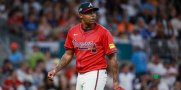 Raisel Iglesias con los Bravos de Atlanta. Foto: Jason Getz/AJC