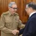 Imagen de archivo del encuentro en La Habana entre el expresidente cubano Raúl Castro (i) y Li Shulei, jefe del Departamento de Propaganda del Comité Central del Partido Comunista de China, en octubre de 2024. Foto: Granma / Archivo.