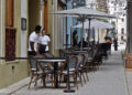 Restaurante privado en la Habana Vieja, en medio de la crisis económica y del turismo reforzada por el bloqueo petrolero de EE.UU a Cuba. Foto: Ernesto Mastrascusa / EFE.