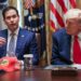 El secretario de Estado Marco Rubio (izq.) habla mientras el presidente de Estados Unidos, Donald Trump (der.), escucha durante una reunión de gabinete en la Casa Blanca, Washington, DC, el 27 de mayo de 2026. Foto: Samuel Corum / EFE / EPA / POOL.