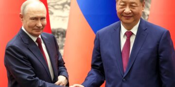 Putin y Xi Jinping este 20 de mayo. Foto: ALEXANDER KAZAKOV/KREMLIN /EFE/EPA.
