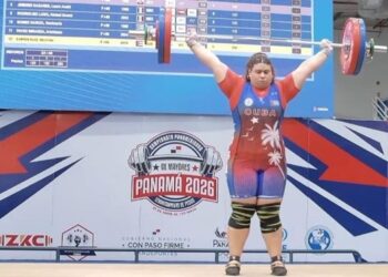 La pesista cubana Marifelix Sarría durante su presentación en el Campeonato Panamericano 2026, con sede en Panamá. Foto: Tomada del perfil de Facebook de JIT Deporte Cubano.