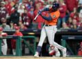 El cubano Yordan Álvarez está envuelto en una impresionante temporada ofensiva. Foto: Houston Chronicle / Archivo.