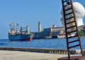 Llegada de un barco a La Habana con ayuda humanitaria. Foto: Otmaro Rodríguez, archivo.