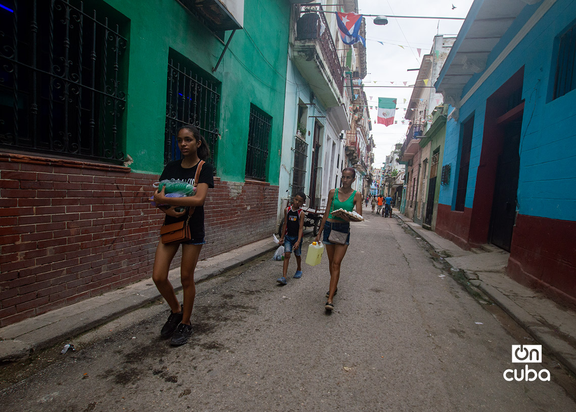 Calle Curazao, en La Habana Vieja. Foto: Otmaro Rodríguez.