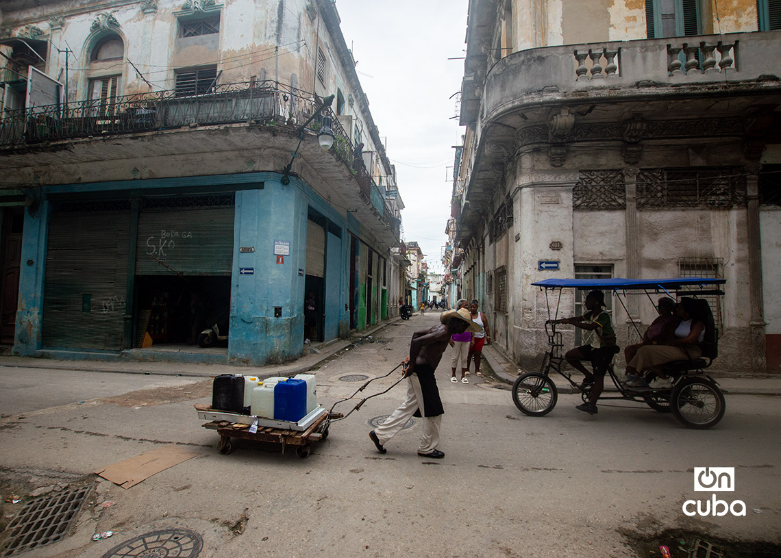 Calle Curazao, en La Habana Vieja. Foto: Otmaro Rodríguez.