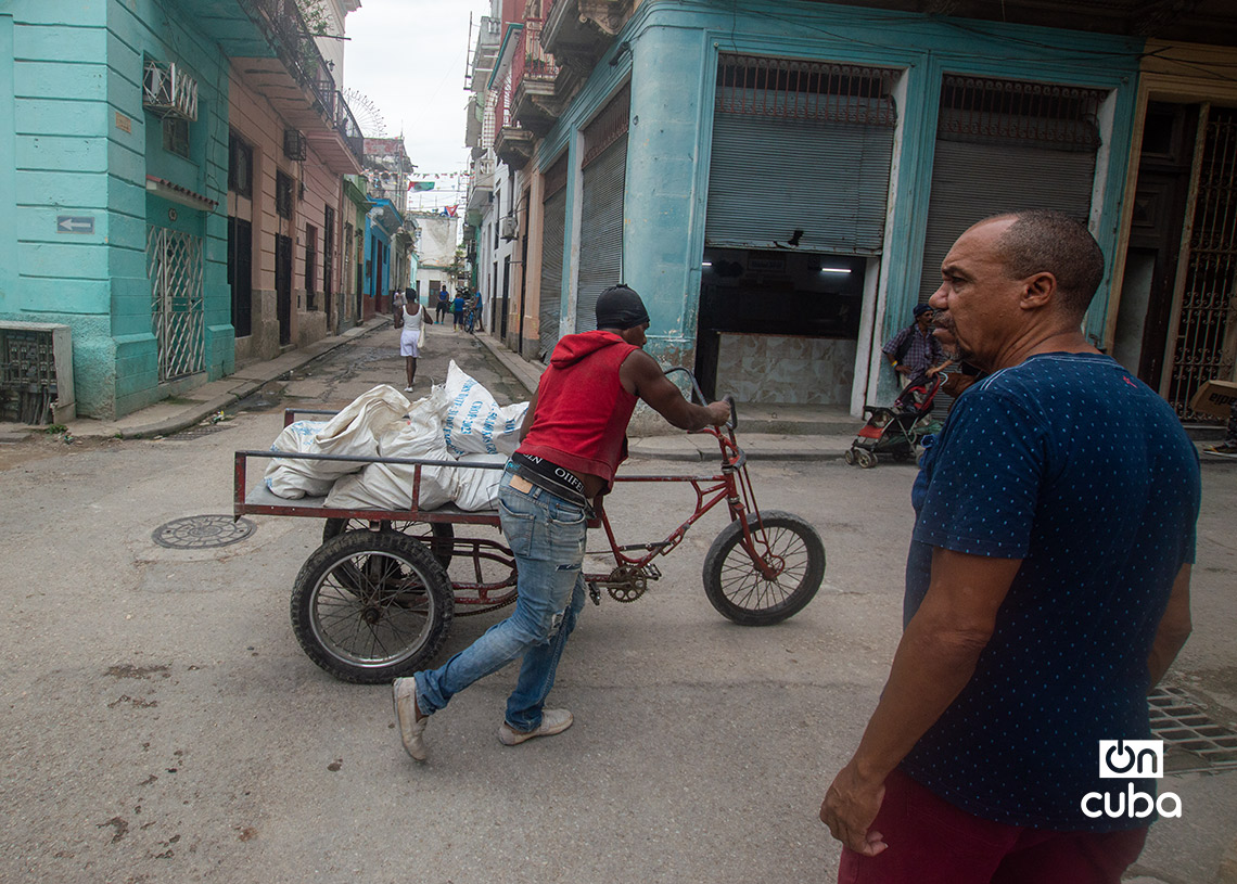 Calle Curazao, en La Habana Vieja. Foto: Otmaro Rodríguez.