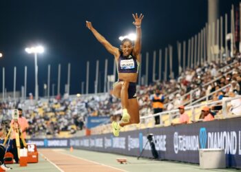 La triplista cubana Davisleydis Velasco, oro en la parada de la Liga del Diamante de Doha, Qatar, con 15,13 metros. Foto: @Diamond_League / X.