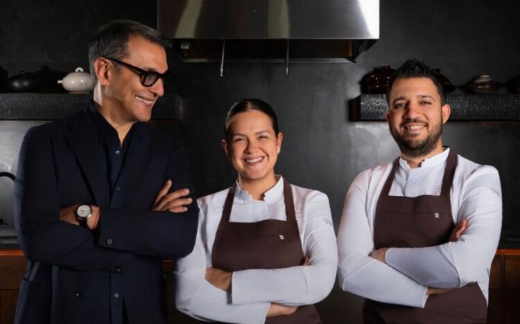 El restaurante Emelina, ubicado en West Palm Beach, se convirtió en el primer establecimiento de cocina cubana en el mundo en recibir una estrella Michelin. Foto: Instagram/Osmel González.