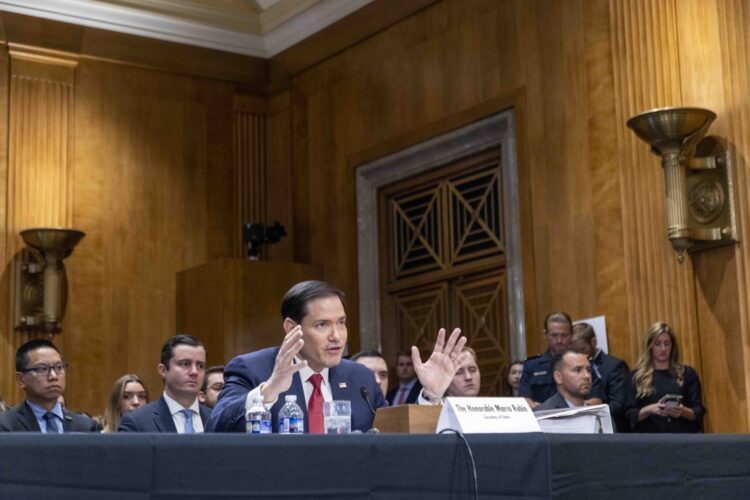 Marco Rubio testifica ante el Comité de Relaciones Exteriores del Senado en la audiencia sobre la solicitud de presupuesto del Departamento de Estado para el año fiscal 2027 en el Capitolio en Washington. Foto: EFE/EPA/SHAWN THEW.