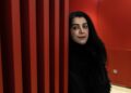 Novelista, ilustradora y directora de cine, la franco-iraní Marja murió a los 56 años, "de tristeza". Foto: EFE/EPA/CHRISTOPHE PETIT TESSON.