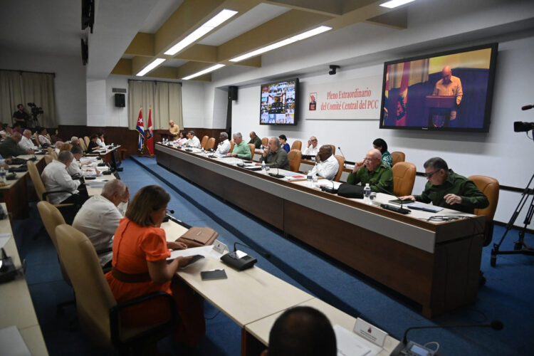 Pleno extraordinario del Comité Central del Partido Comunista de Cuba (PCC), donde fue aprobado el nuevo paquete de reformas económicas, el 17 de junio de 2026. Foto: Estudios Revolución.