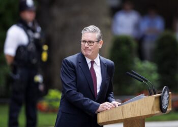 Keir Starmer comunica su renuncia en Downing Street, Londres. Foto: TOLGA AKMEN/EFE/EPA.