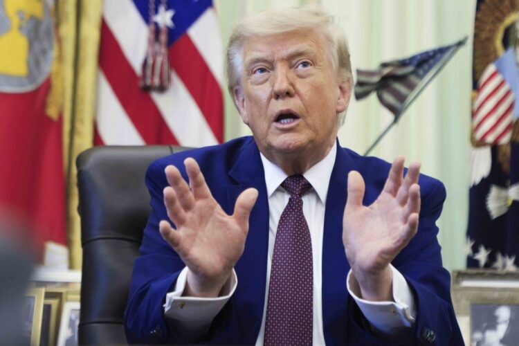 Donald Trump en la Oficina Oval, de la Casa Blanca. Foto: SHAWN THEW/EFE/EPA/POOL