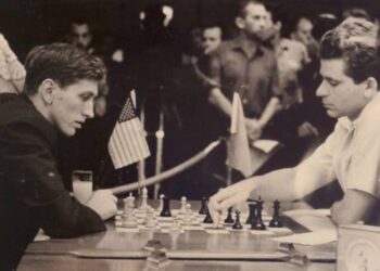 Bobby Fischer contra el soviético Boris Spassky, en la Olimpiada de Ajedrez de La Habana en 1966. Foto: OC, archivo.