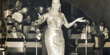 Fotografía cedida por Pinecrest Gardens de la cantante cubana Celia Cruz la "Reina de la salsa". Foto: EFE/Pinecrest Gardens