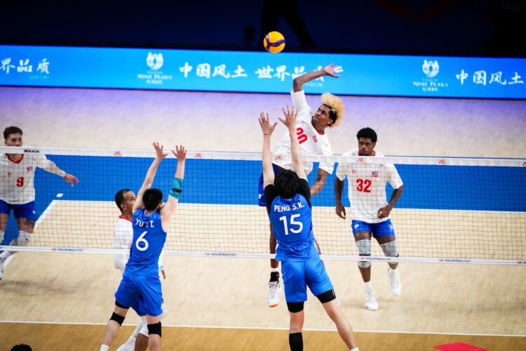 La selección masculina de Cuba sufrió ante China su cuarta derrota consecutiva en la Liga de Naciones. Foto: Volleyball World.