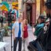 Felo Ruíz dirigiendo una escena de "Entre aguas", el próximo estreno de la televisión cubana. Foto: Cortesía de la Casa Productora de Telenovelas.