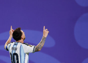Lionel Messi de Argentina celebra uno de sus tres goles frente a Argelia en la Copa Mundial de Fútbol 2026. Foto: Juan Ignacio Roncoroni/EFE