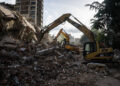 Equipos de rescate trabajan en un edificio afectado por los terremotos ocurridos en Venezuela el 24 de junio de 2026. Foto: Boris Vergara / EFE.