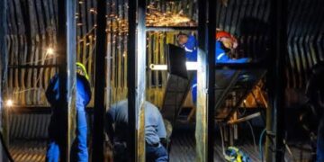 Trabajos de reparación en la central termoeléctrica Antonio Guiteras, de Matanzas. Foto: Tomada del perfil de Facebook de José Miguel Solís.