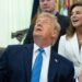 Trump en la Casa Blanca. Foto: AARON SCHWARTZ/ EFE/EPA/POOL