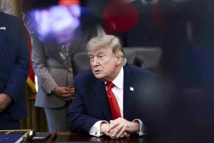 Donald Trump en la Casa Blanca, este jueves. Foto: JIM LO SCALZO/POOL/EFE/EPA.