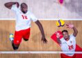 Robertlandy Simón ataca durante el partido contra Estados Unidos correspondiente a la VNL 2026. Foto: Volleyball World