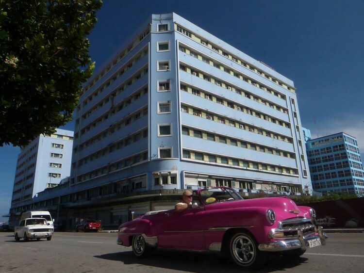 Banco Exterior de Cuba, ubicado  en La Rampa habanera Foto:  AMD