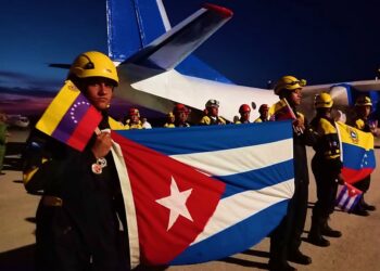 Regresa a Cuba la Brigada de Salvamento y Rescate que prestó servicios en Venezuela tras los terremotos del 24 de junio. Foto: Facebook/Minint Hoy.