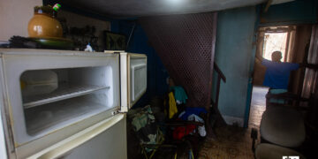 La crisis y los apagones mantienen muchos refrigeradores vacíos en La Habana. Foto: Otmaro Rodríguez.