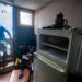 La crisis y los apagones mantienen muchos refrigeradores vacíos en La Habana. Foto: Otmaro Rodríguez.