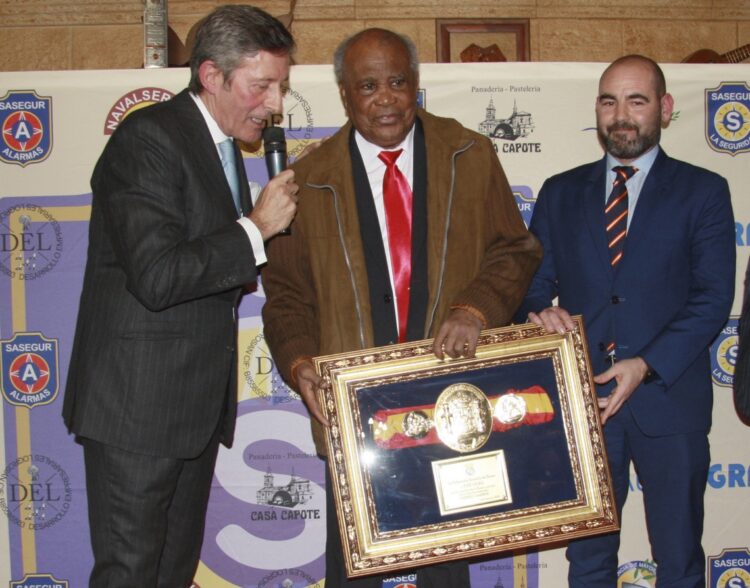 Fotografía de archivo del legendario boxeador español de origen cubano José Legrá, quien falleció en Madrid el 15 de julio de 2026. Foto: Carlos Mateos EFE / Archivo.