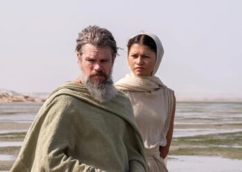 Matt Damon como Ulises y Zendaya como Atenea en la última adaptación de la Odisea. Foto: Universal Pictures.
