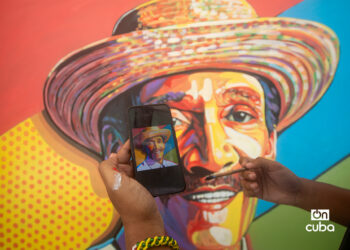 Retrato mural de Joseíto Fernández en el boulevard de San Rafael, en La Habana. Foto: Otmaro Rodríguez.