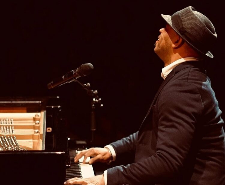 Foto tomada del perfil en Facebook de Roberto Fonseca.