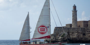 El velero Astral, de la ONG española Open Arms, arriba a La Habana,El velero Astral de la ONG española Open Arms arribó al puerto de La Habana, con siete toneladas de ayuda humanitaria, el domingo 19 de julio de 2026. Foto: Otmaro Rodríguez.