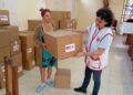 Entrega de ayuda de EE.UU. por Cáritas Cuba a damnificados por el huracán Melissa en el oriente cubano. Foto: Tomada del perfil de Facebook de Cáritas Cuba.