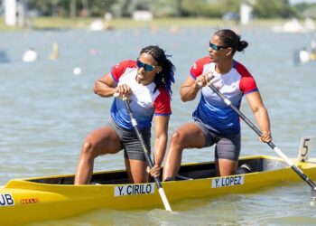 La salida de Yisnolis López (detrás) rompería la principal dupla del canotaje cubano, que ella ha venido conformando en los últimos años junto a la estelar Yarisleidis Cirilo (delante). Foto: Planet Canoe / Facebook / Archivo.