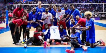 Los jugadores de Cuba celebran su triunfo ante Canadá, que les garantizó la permanencia en la edición de la Liga de Naciones de 2027. Foto: Tomada del perfil de Facebook de JIT Deporte Cubano.