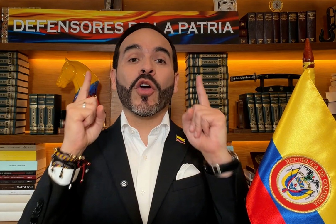 Captura de video tomada de la cuenta oficial en X del presidente electo de Colombia, Abelardo de la Espriella, durante una alocución en sus redes sociales. Foto: @ABDELAESPRIELLA / EFE.
