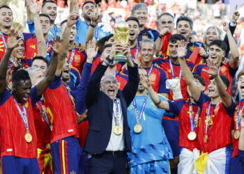 España celebra la conquista del título de la Copa Mundial de Fútbol 2026, tras derrotar a Argentina en la prórroga 1-0. Foto: Lavandeira Jr. / EFE.