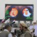 Una pantalla muestra al príncipe heredero de Arabia Saudita, Mohammed bin Salman (izq.), y al presidente de los Emiratos Árabes Unidos, Mohammed bin Zayed, mientras partidarios hutíes protestan contra Arabia Saudita en Saná, Yemen, el 17 de julio de 2026. Foto: YAHYA ARHAB/EFE/EPA.