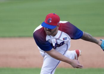 El lanzador cubano Yusniel Padrón. Foto: Tomada del perfil de Facebook del jugador.