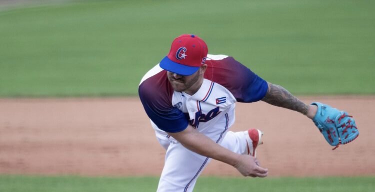 El lanzador cubano Yusniel Padrón. Foto: Tomada del perfil de Facebook del jugador.