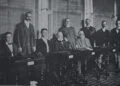 Finlay (centro) presidiendo la Junta Superior de Sanidad. Foto: El Fígaro, 3 de diciembre de 1905.